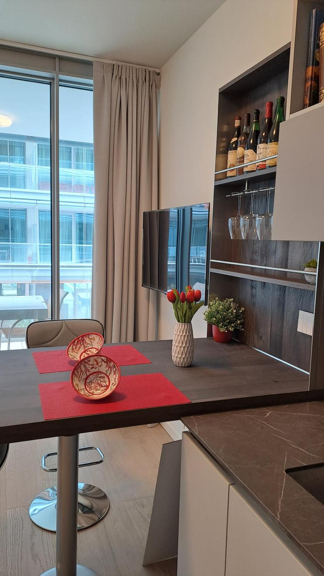 Waterfront Experience Apartment *